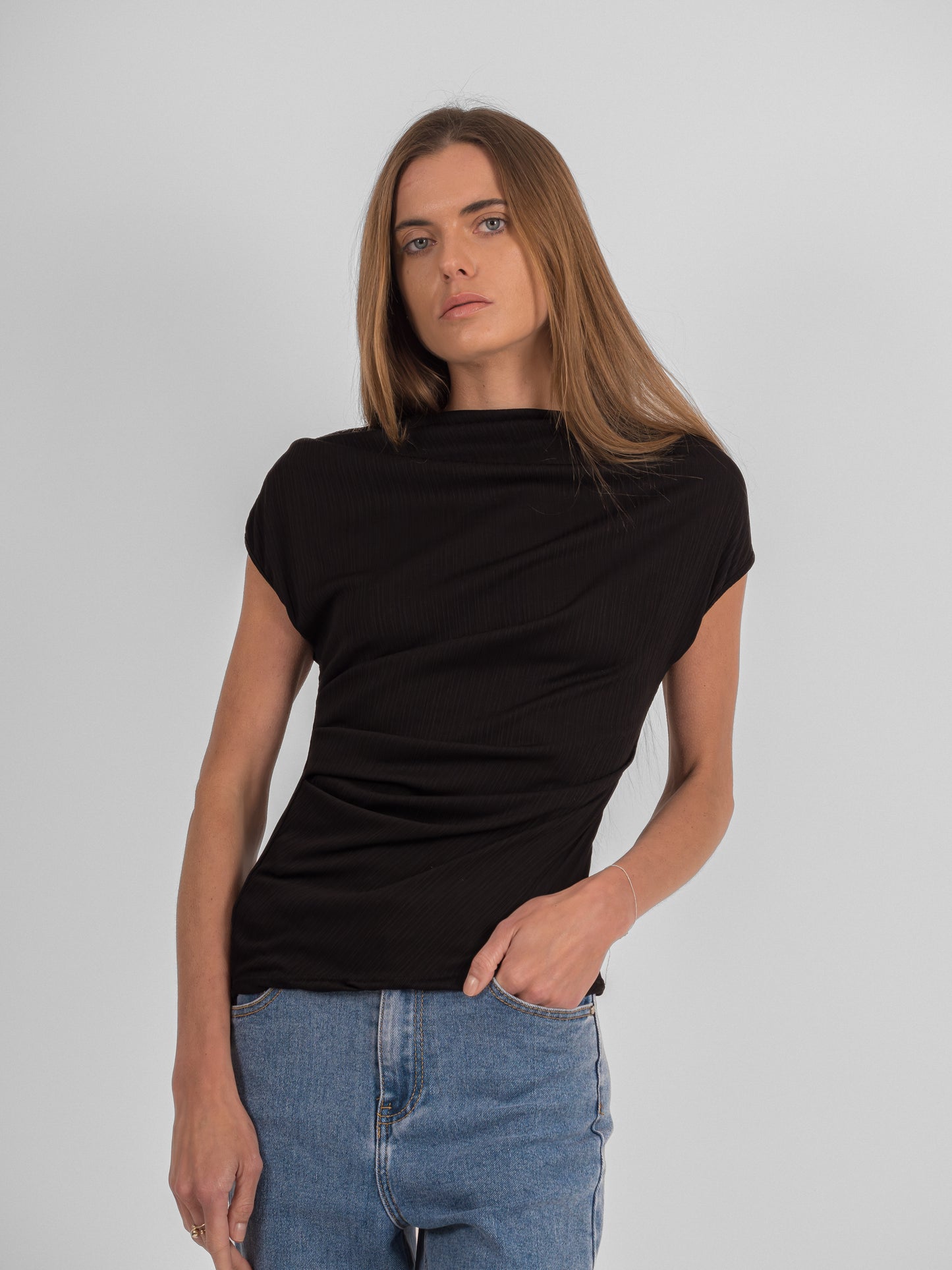 Top asymétrique