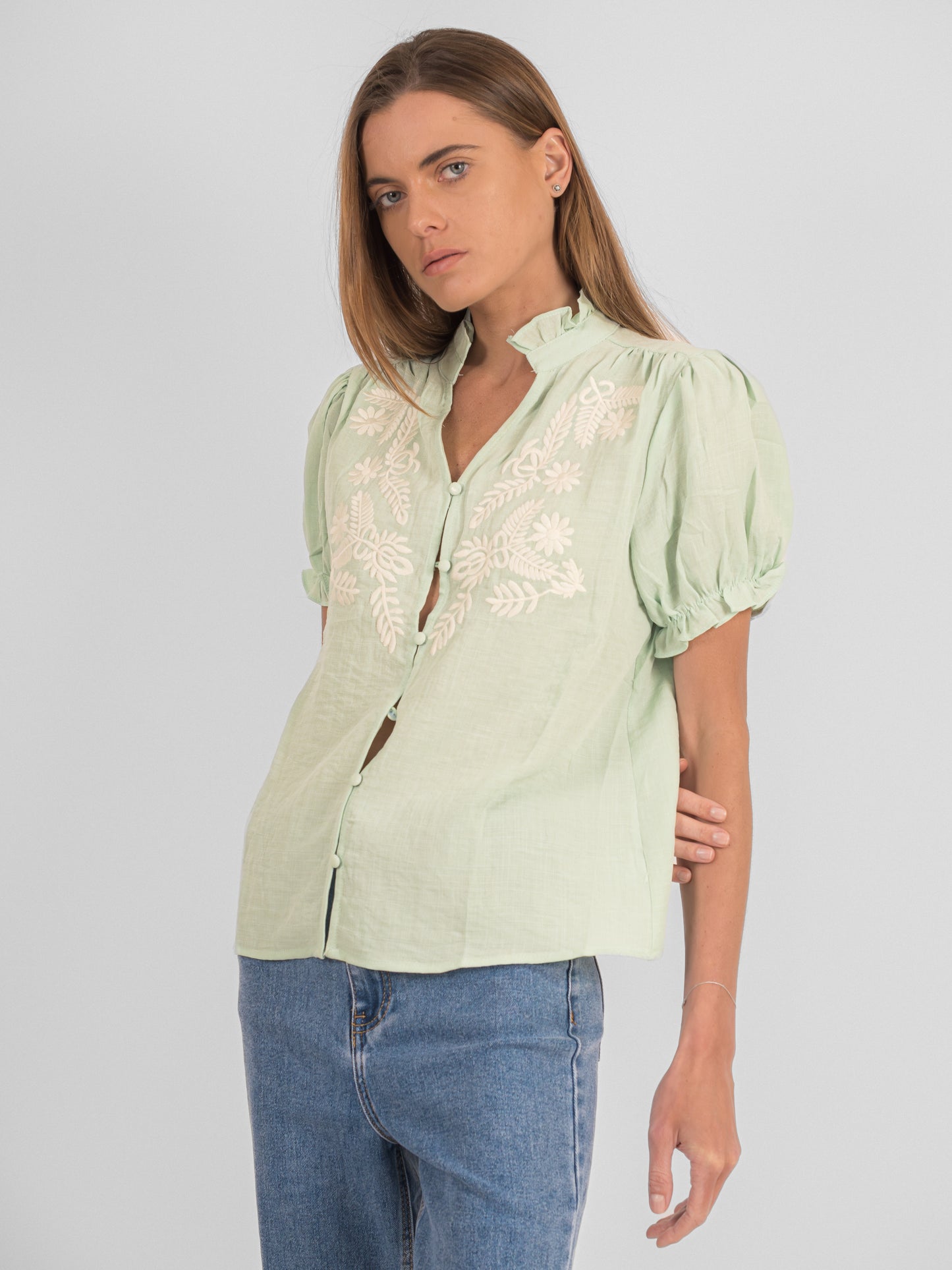 Chemise brodée à manches courtes