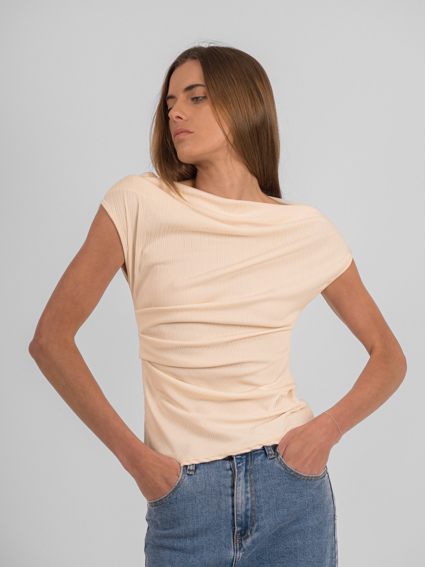 Top asymétrique