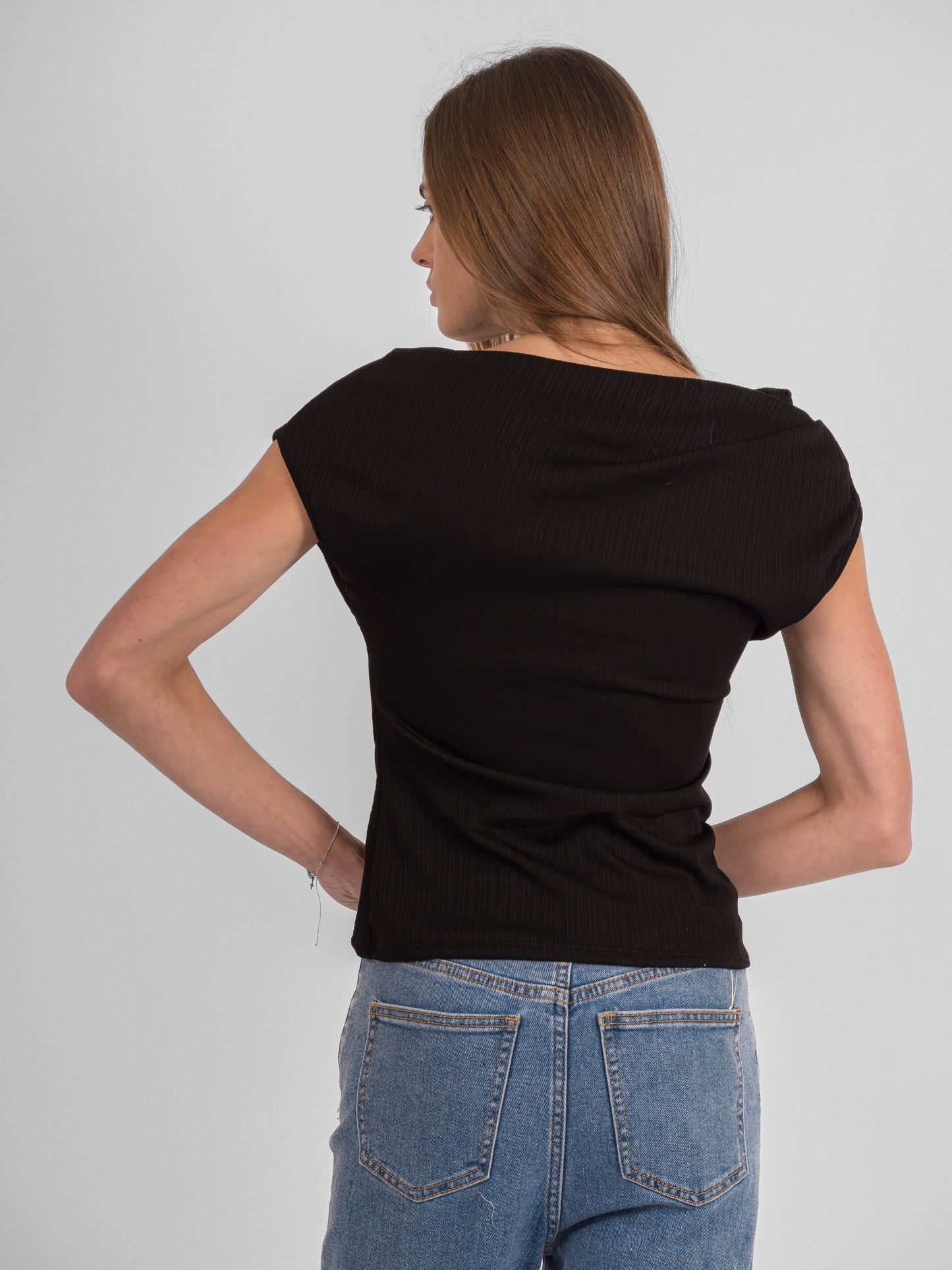 Top asymétrique