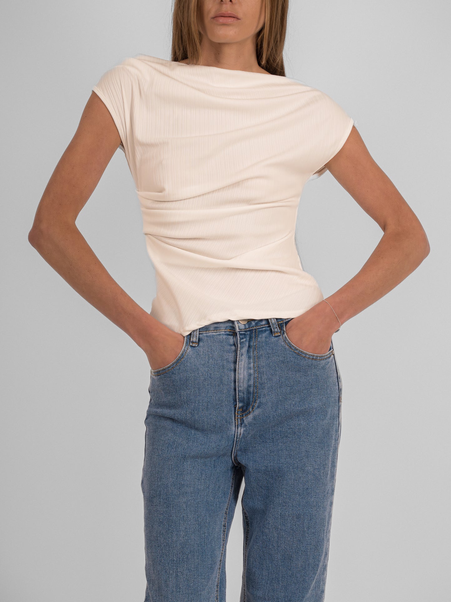 Top asymétrique