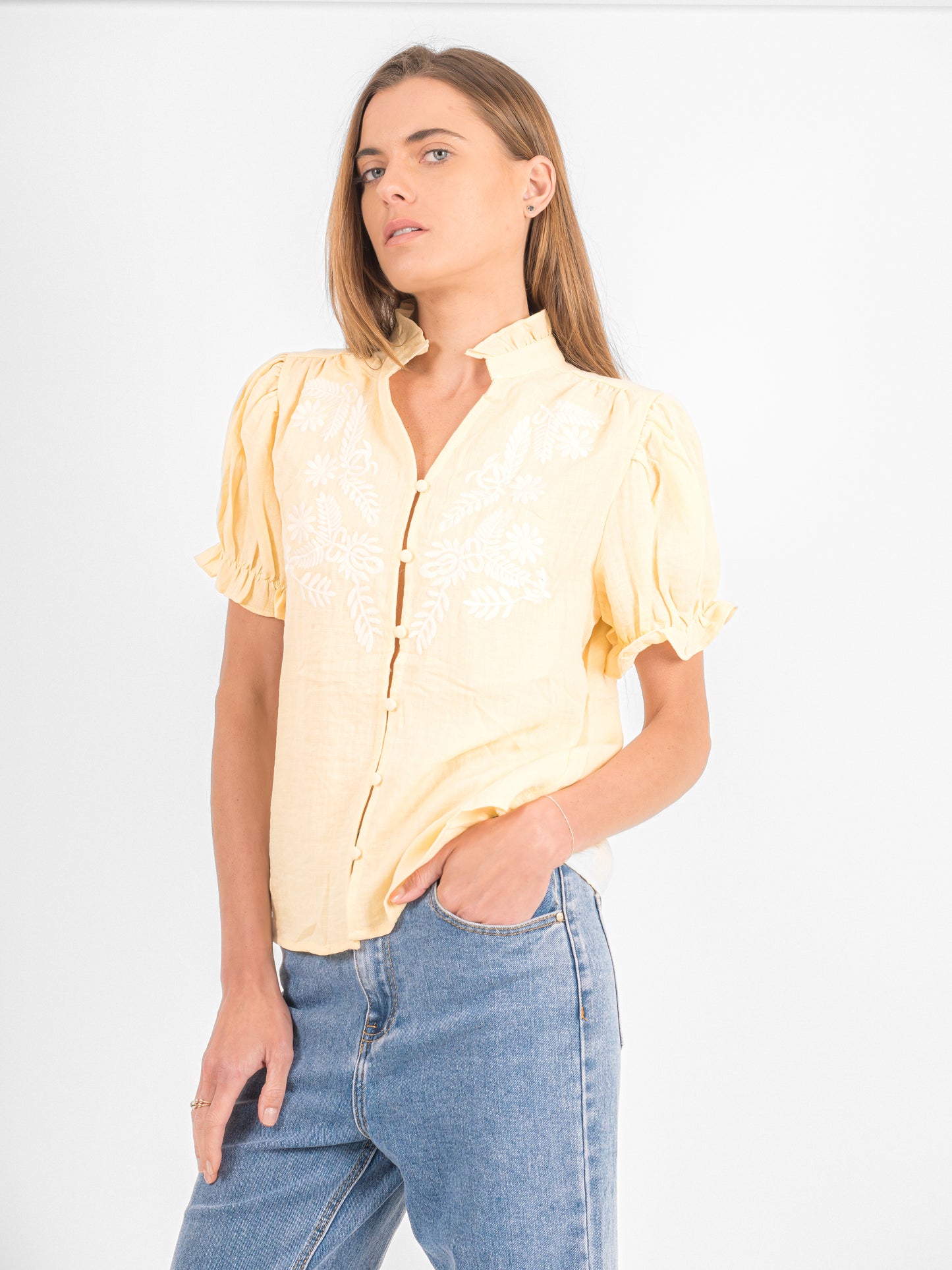 Chemise brodée à manches courtes