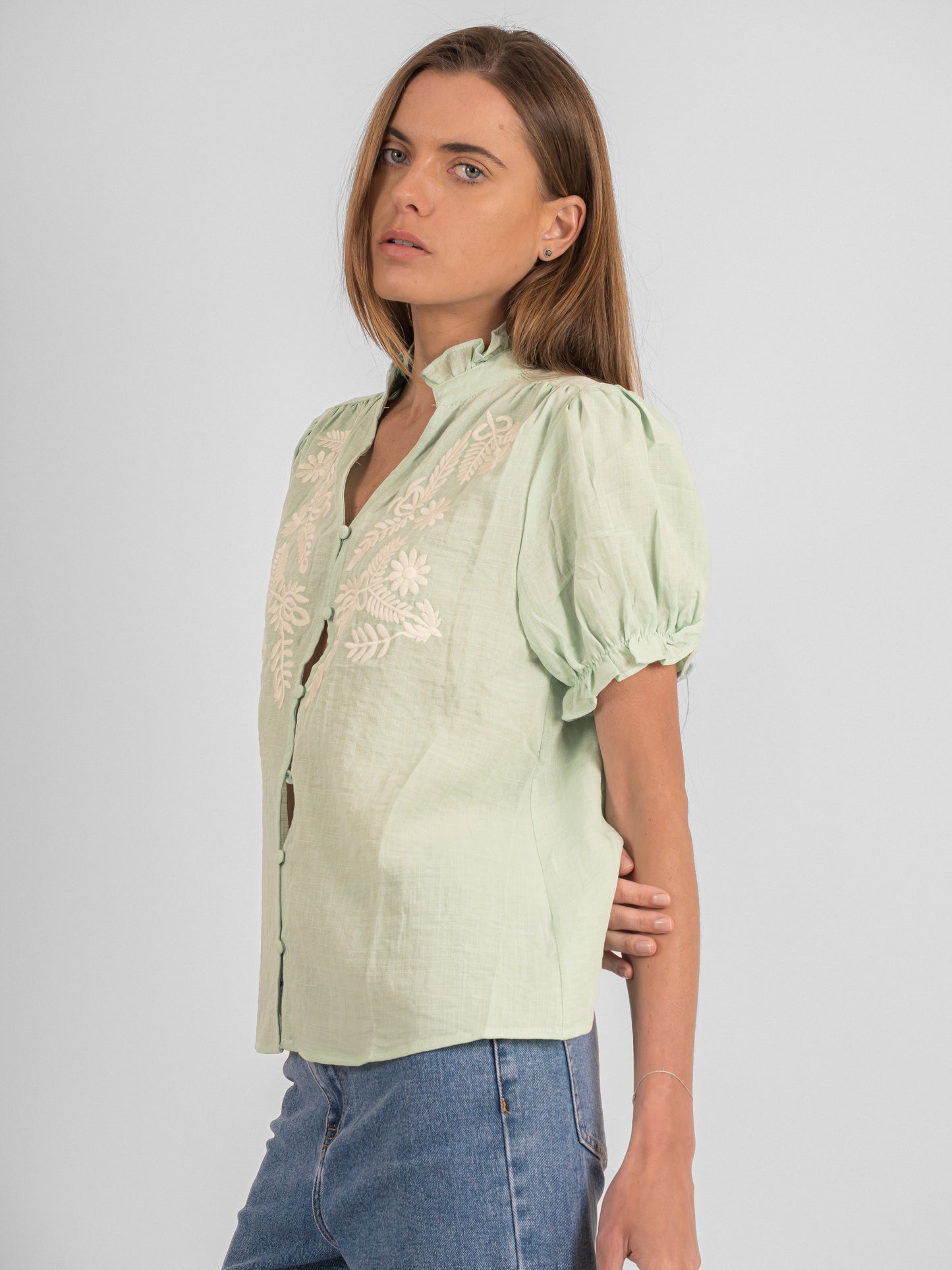 Chemise brodée à manches courtes
