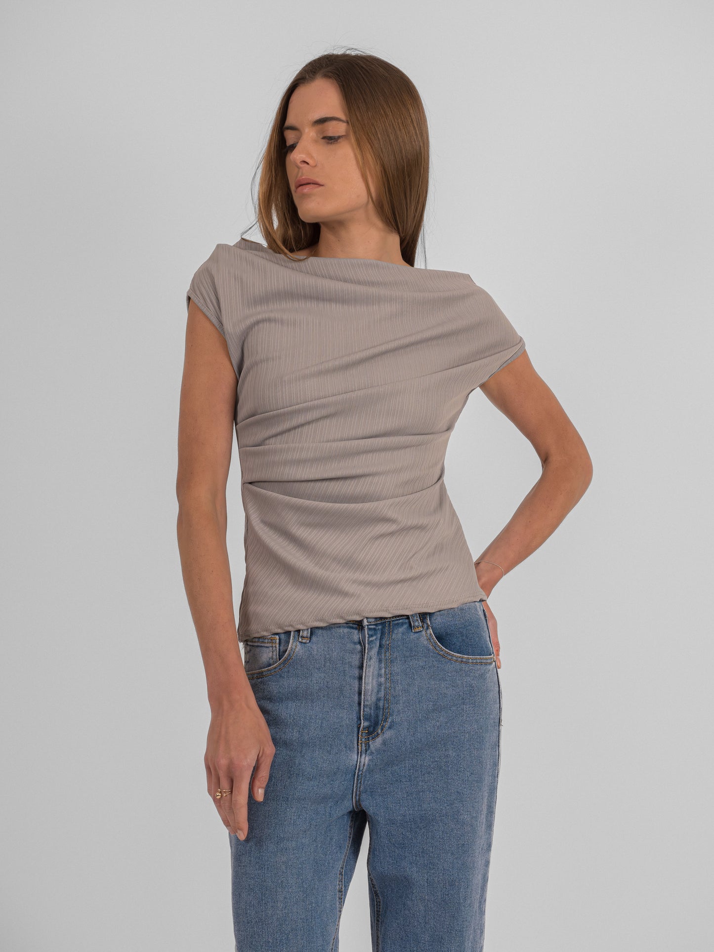Top asymétrique