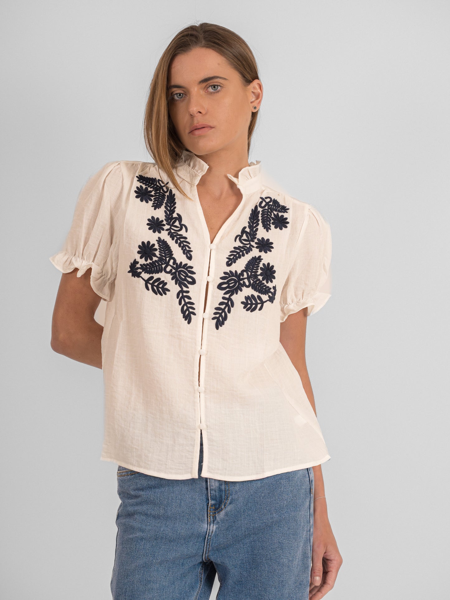 Chemise brodée à manches courtes
