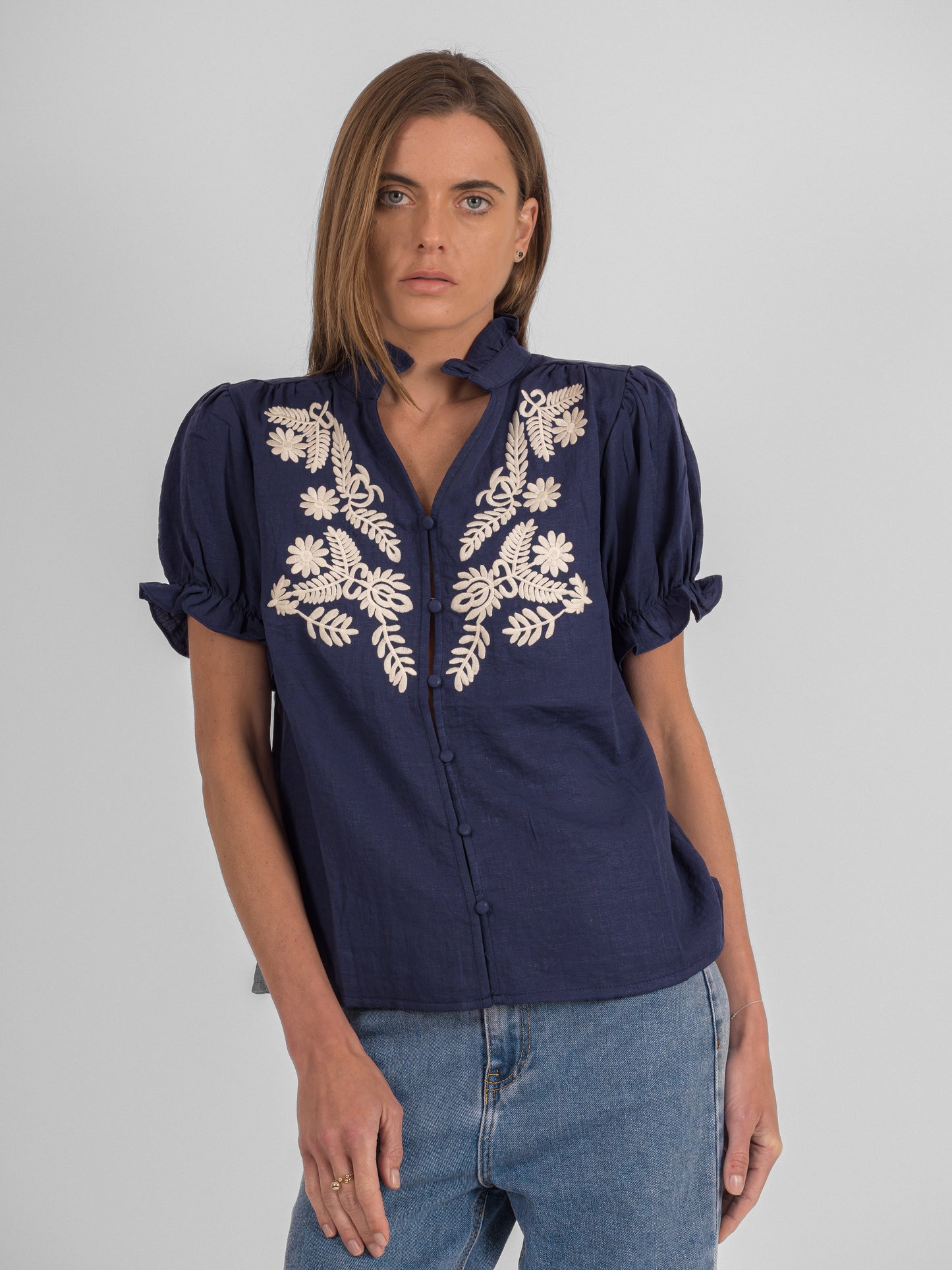 Chemise brodée à manches courtes