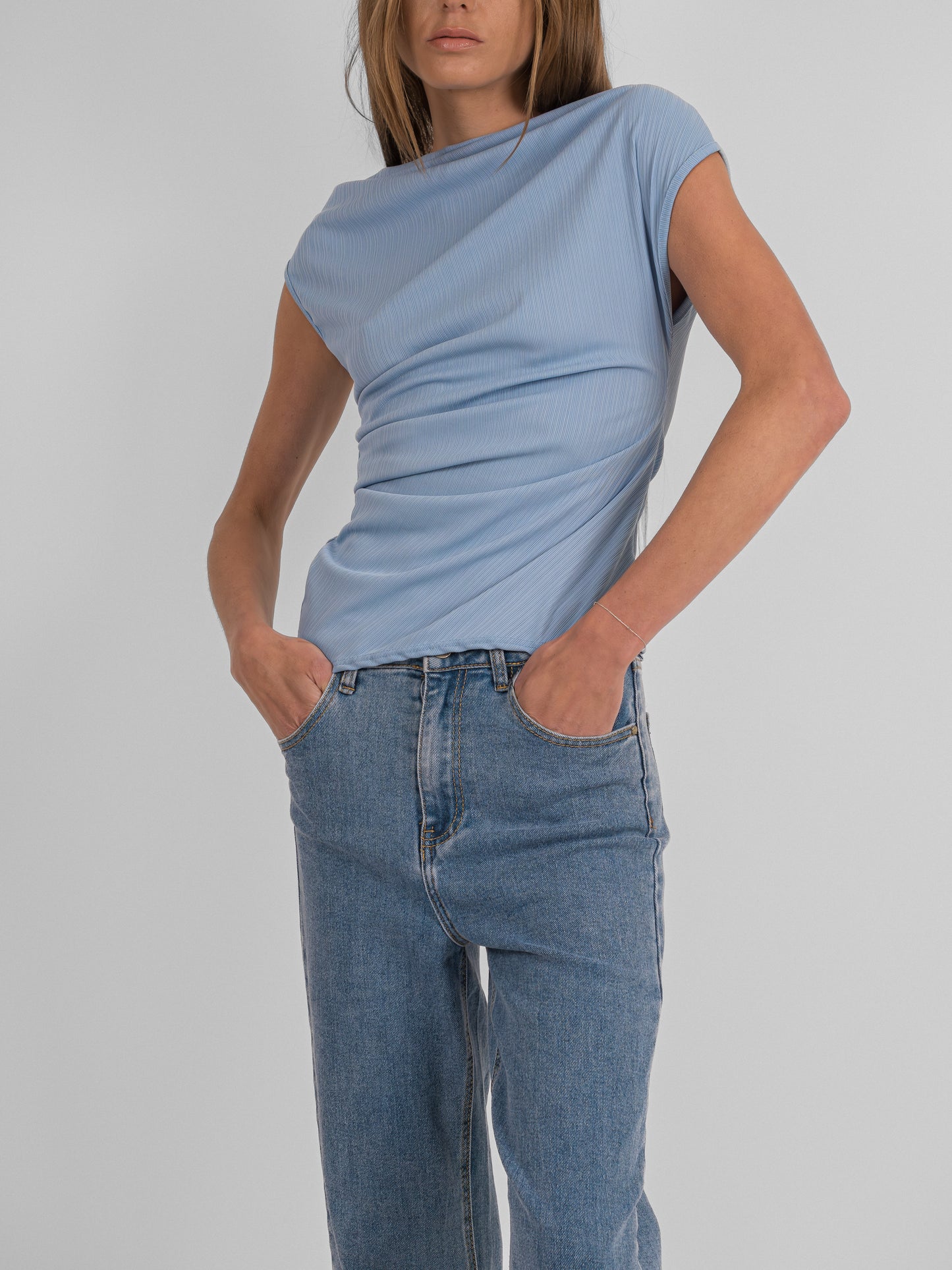 Top asymétrique
