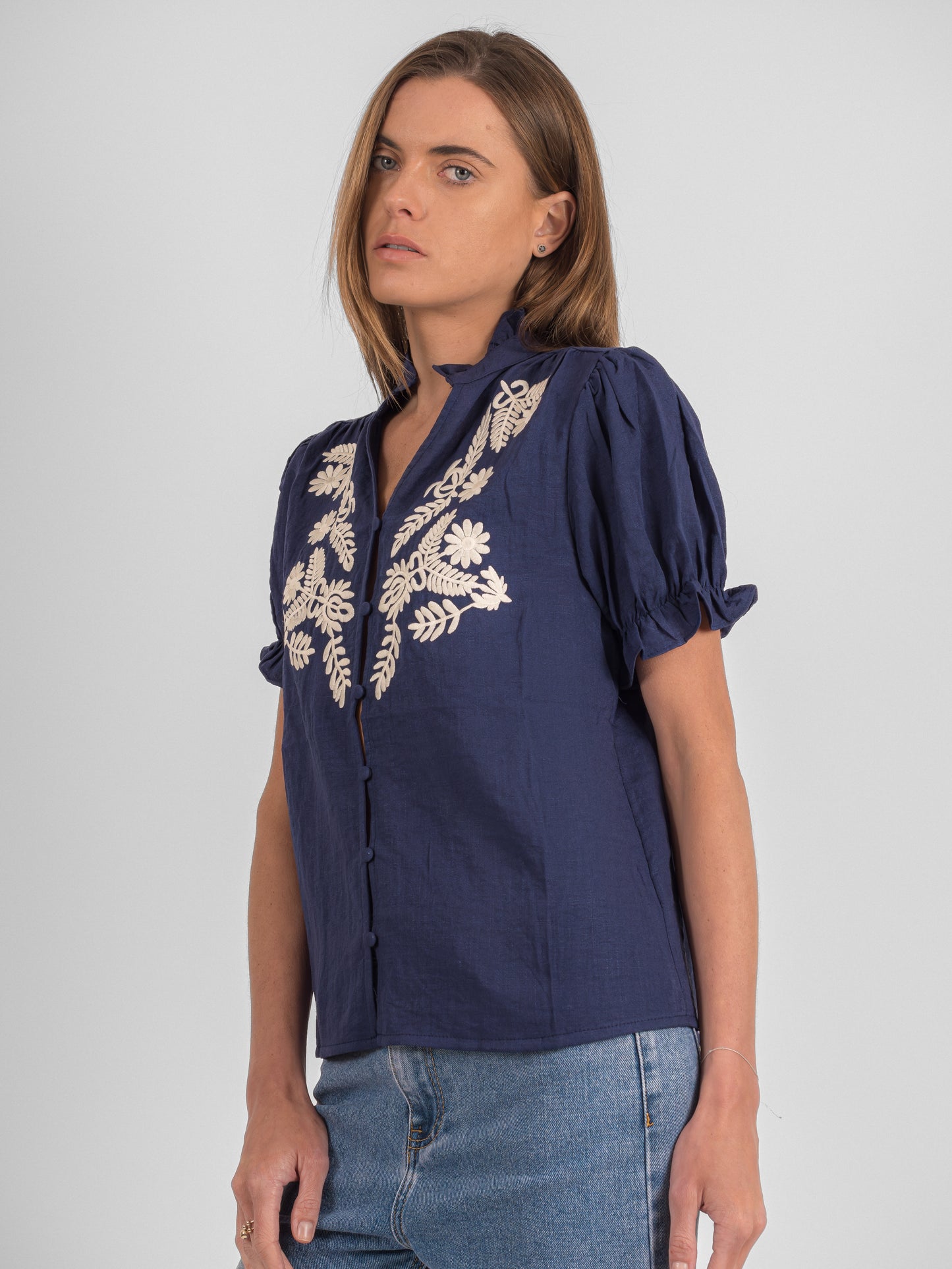 Chemise brodée à manches courtes