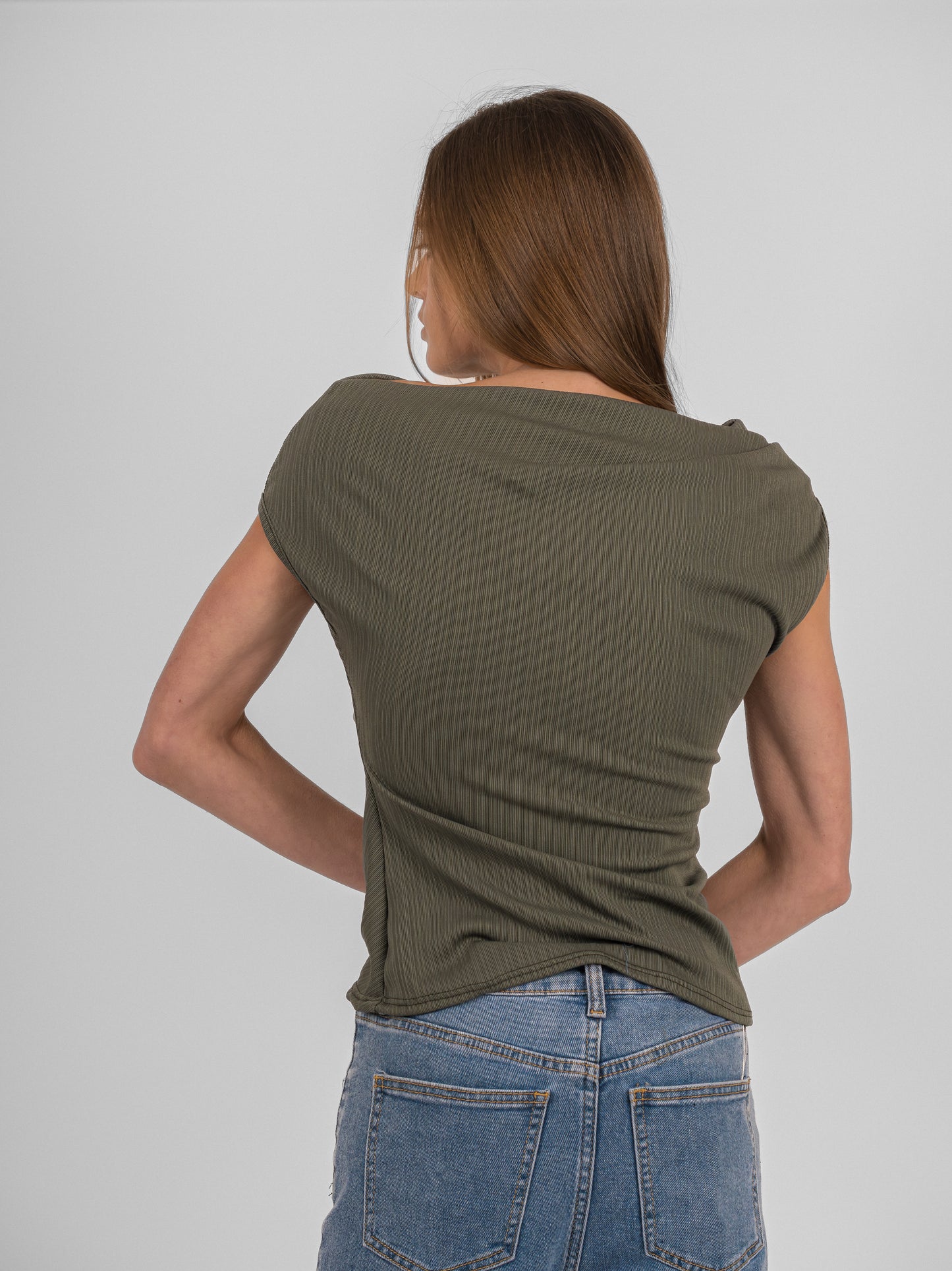Top asymétrique