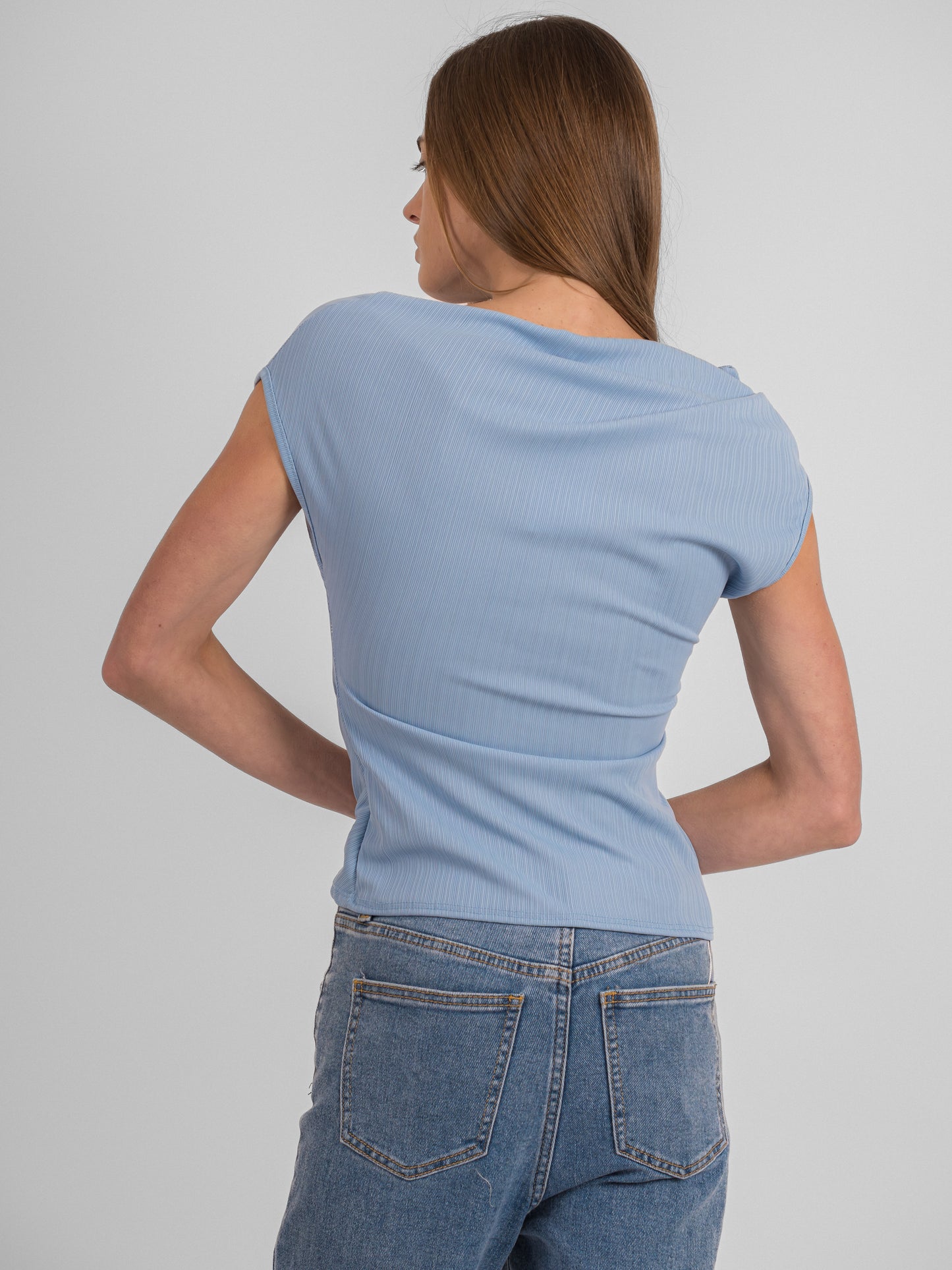 Top asymétrique