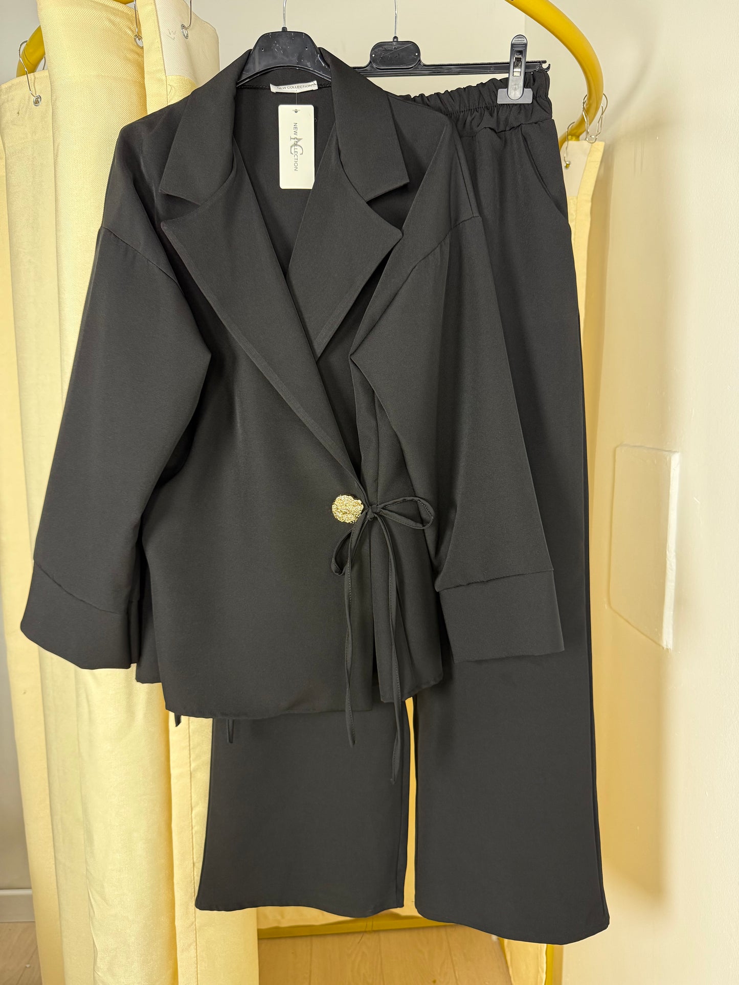 Ensemble blazer pantalon ZOE à broche doré