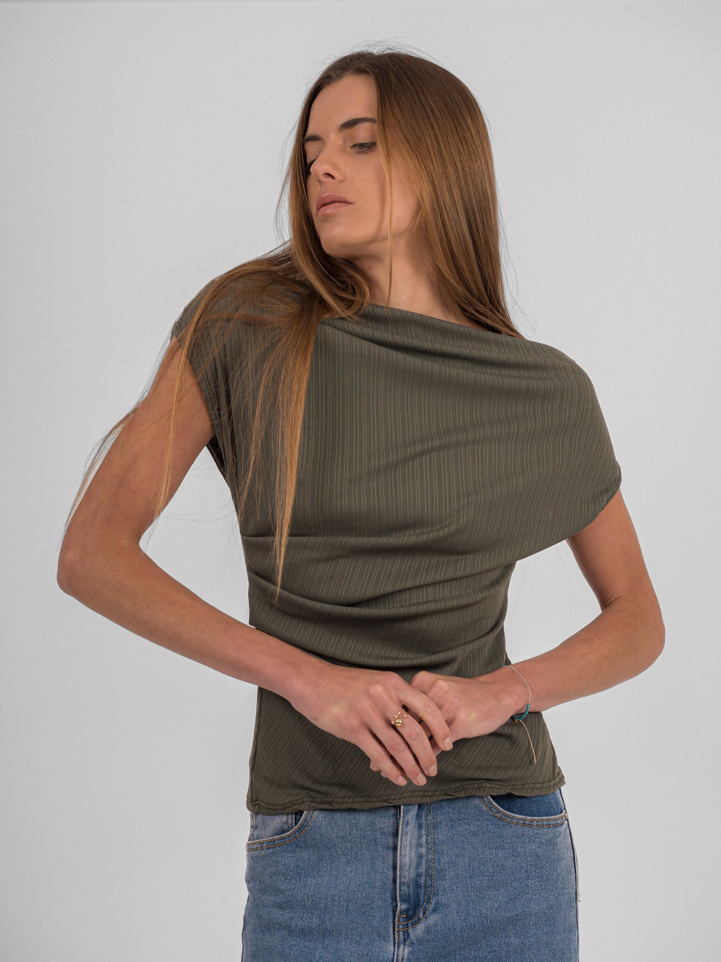 Top asymétrique