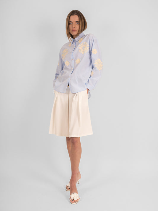 Chemise rayée à broderies fleuris