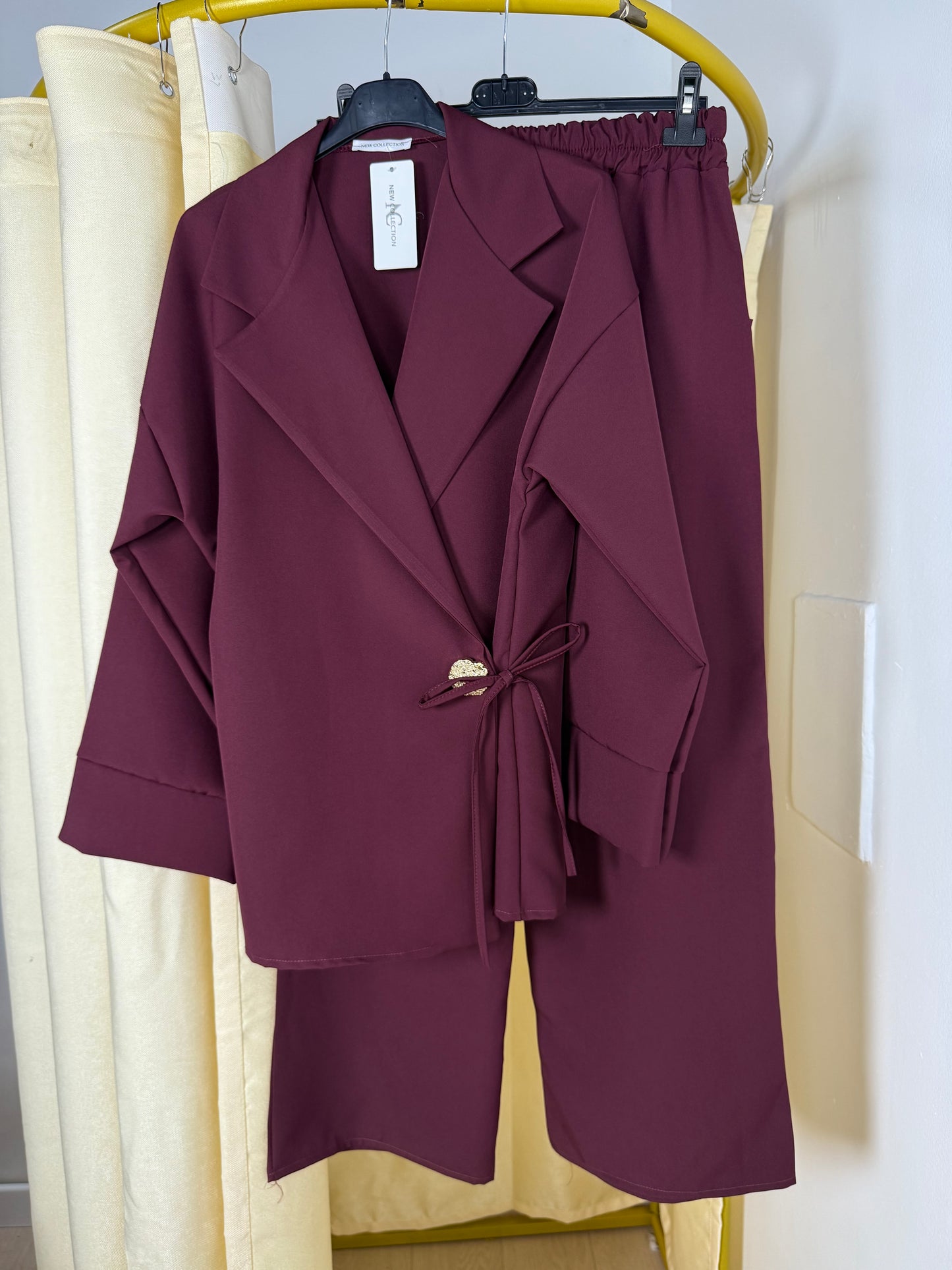 Ensemble blazer pantalon ZOE à broche doré