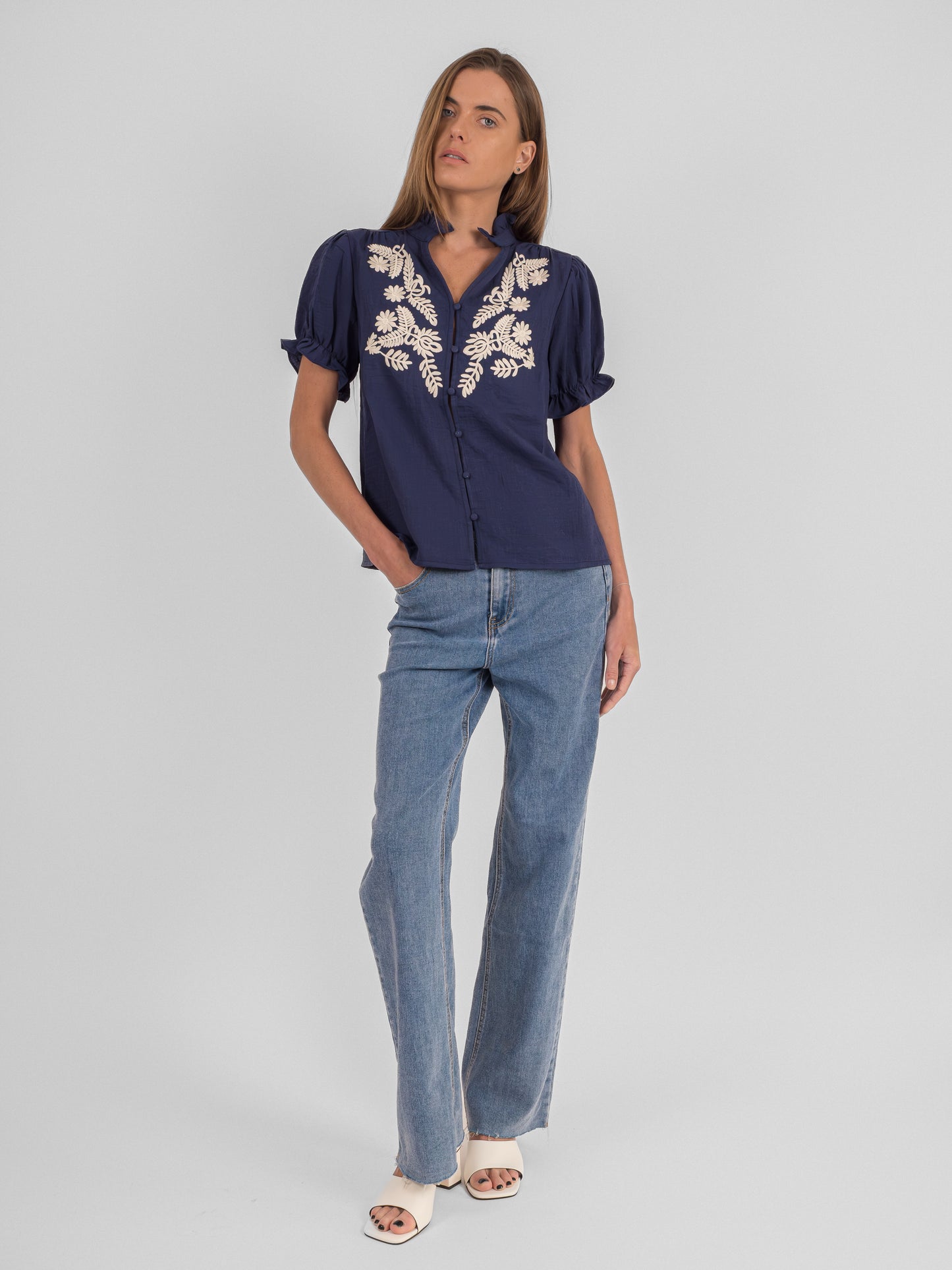 Chemise brodée à manches courtes